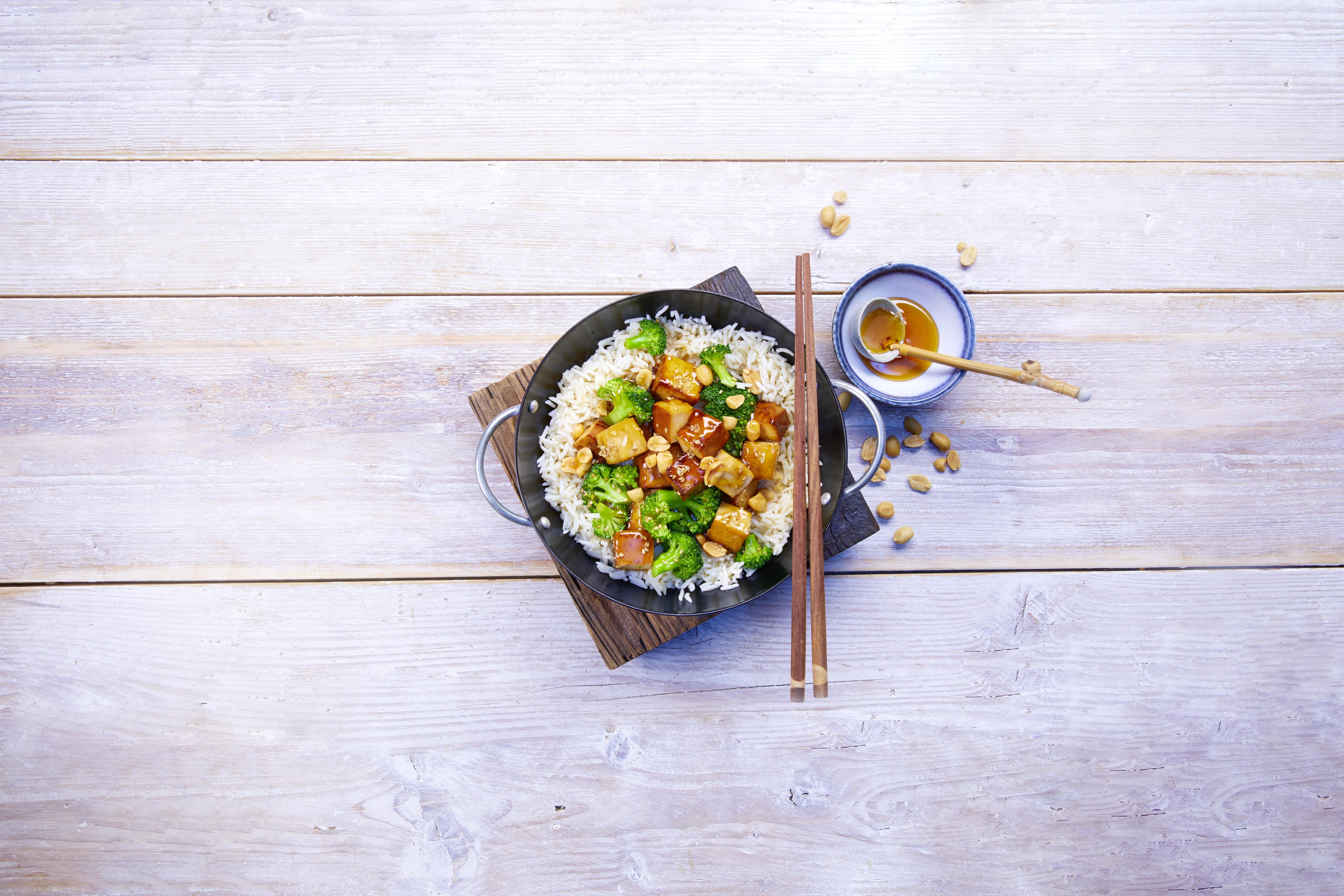 Vegan: Vegane Bowl mit Sesam-Brokkoli-Tofu